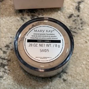 Mary Kay Makeup - Mary Kay Mineral Powder Foundation Mary Kay Makeup - Mary Kay Mineral Powder Foundation